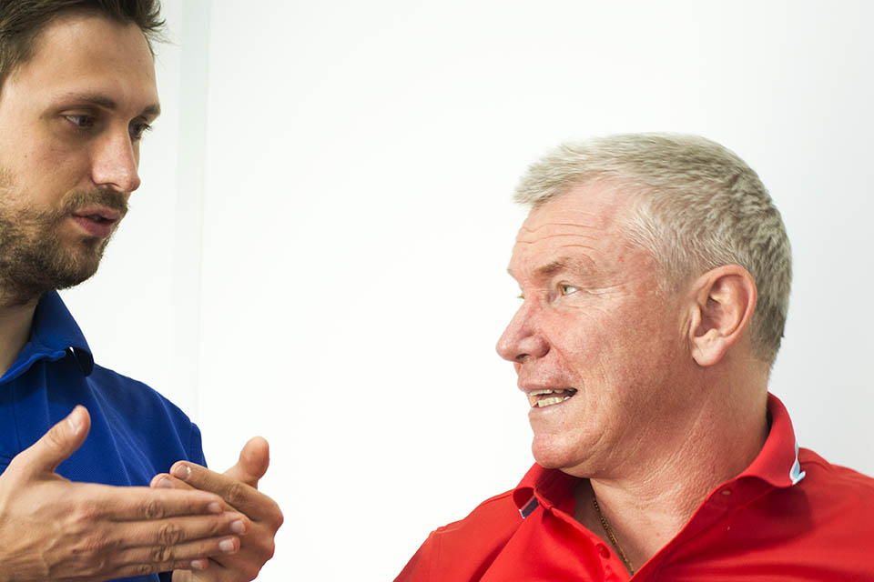 Dipl. Physiotherapeut Stefan Stöhr im Beratungsgespräch